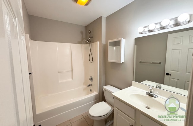 Building Photo - 203 Ridgecrest Dr