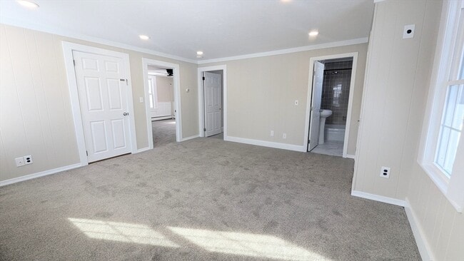 Building Photo - 69 Main St