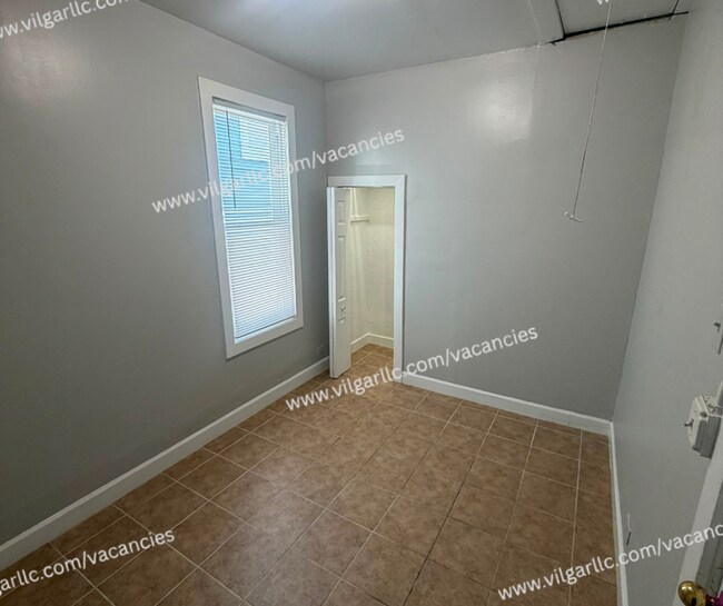 Building Photo - 5634 Claude Ave
