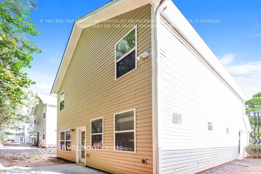 Building Photo - 483 Lobdale Falls Dr