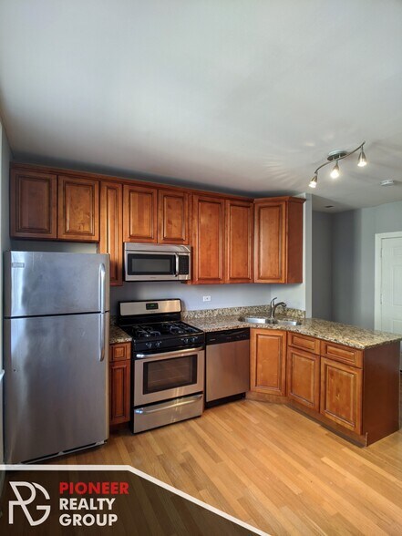 Building Photo - 5037 N Harding Ave