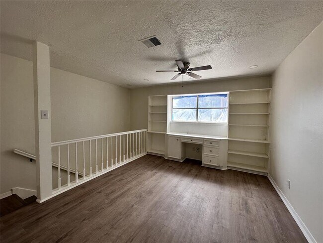 Building Photo - 7703 Braesridge Ct