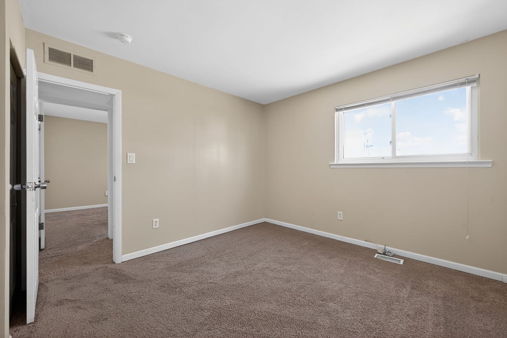 Building Photo - 35046 Rosslyn St