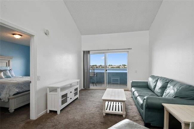 Building Photo - 1490 Harbor Dr