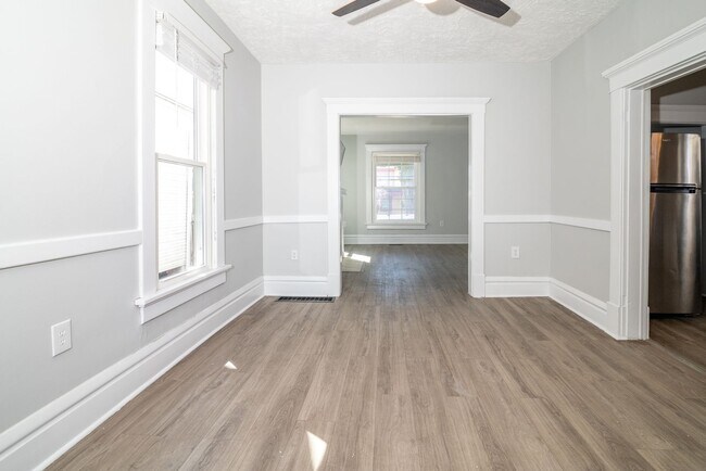 Building Photo - 418 E 17th Ave