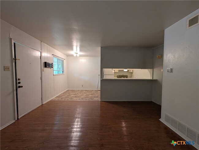 Building Photo - 165 Richter Ln