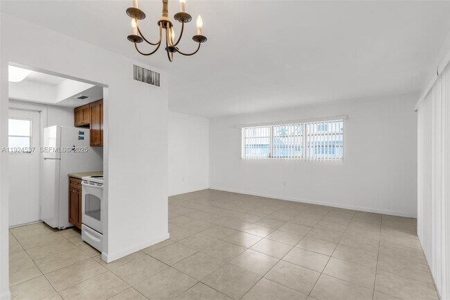 Building Photo - 7550 SW 82nd St