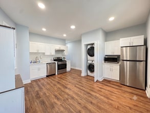 Building Photo - Fully Renovated 3BR Near Yale SOM | In-Unit Laundry | Large Back Porch