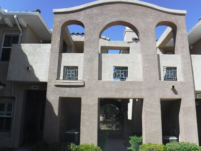 Building Photo - 1500 SQUARE FEET, 2 BED, 2 BATH AND 2 CAR ...