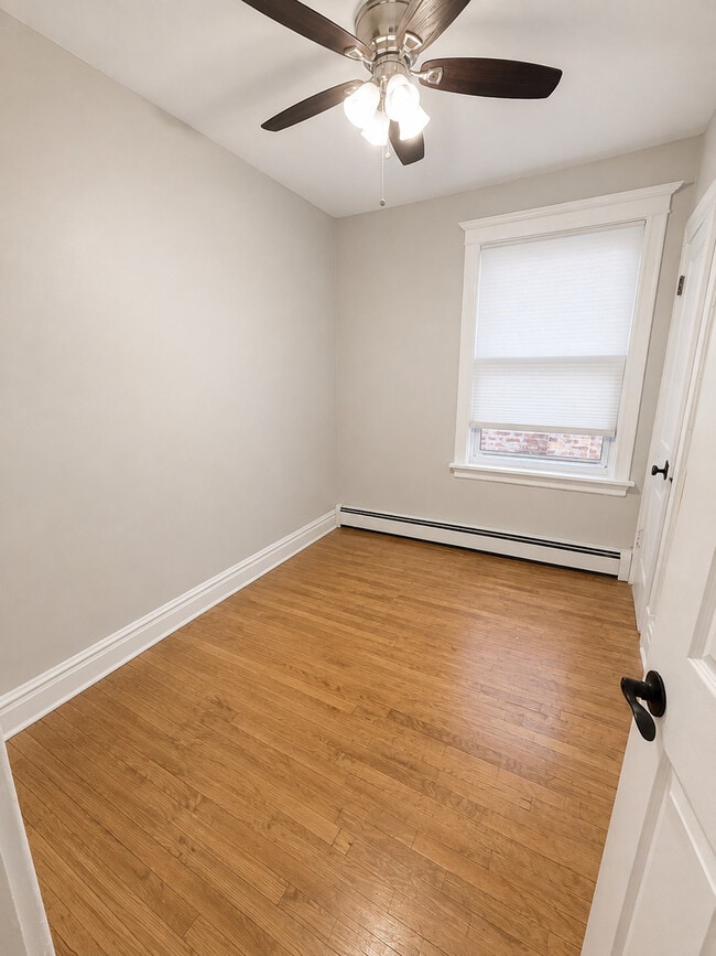 Building Photo - 4925 W Henderson St