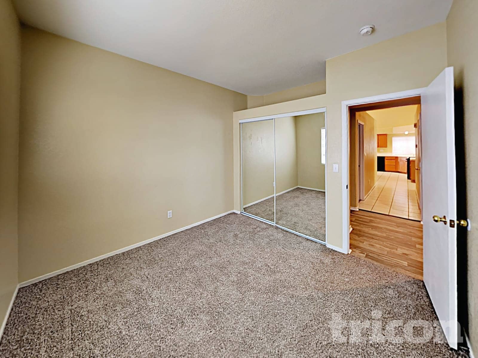 Building Photo - 610 Largo Azul Ave