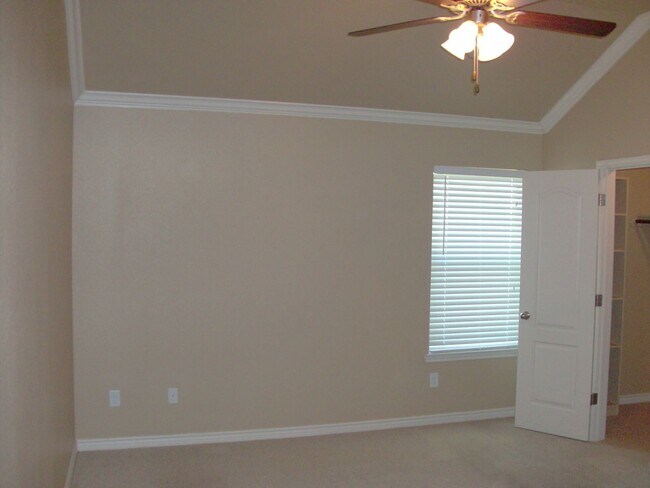 Building Photo - 4700 Passion Flower Loop