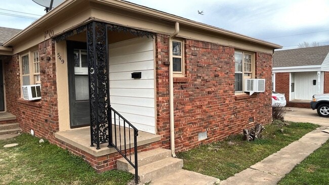 Building Photo - 1 Bed 1 Bath in Midwest City!