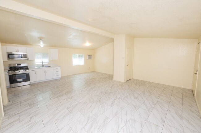 Building Photo - 1357-59 Marline Ave