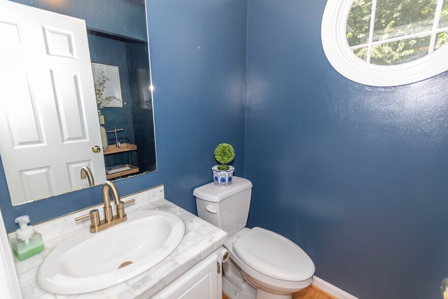 Building Photo - 2429 Avenham Ave SW