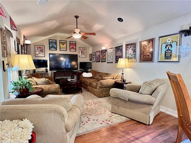 Building Photo - 85 W 15th St