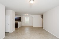 Building Photo - 467 Walnut Crest