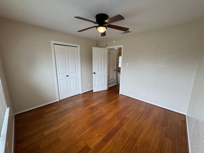 Building Photo - 4-Bedroom House for Rent in Killeen