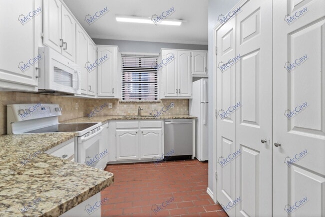 Building Photo - 4141 Hyer St