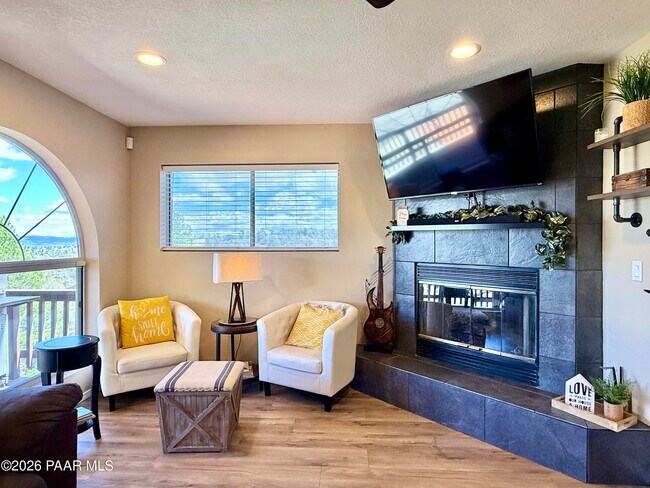 Building Photo - 4871 Butterfly Dr