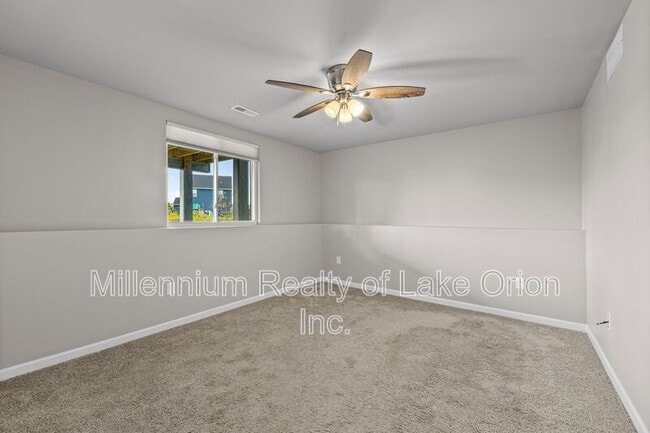 Building Photo - 7158 Primrose Ln