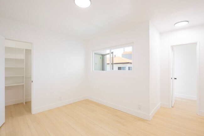 Building Photo - 3729 Glendon Ave