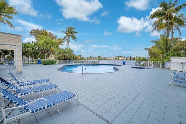 Building Photo - 3437 NW 44th St