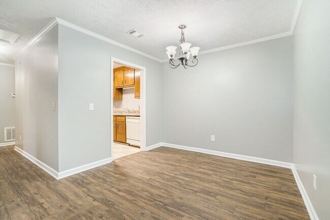 Building Photo - Park East