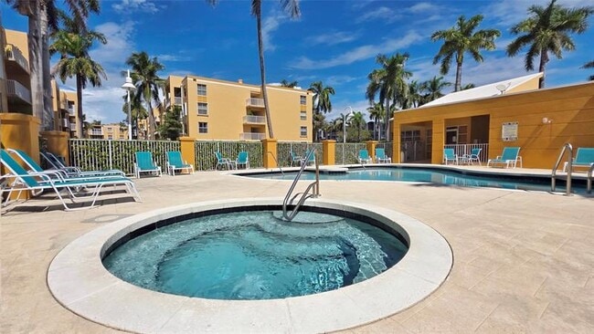 Building Photo - 1350 SE 3rd Ave