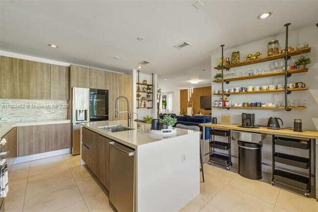 Building Photo - 10359 NW 67th Terrace