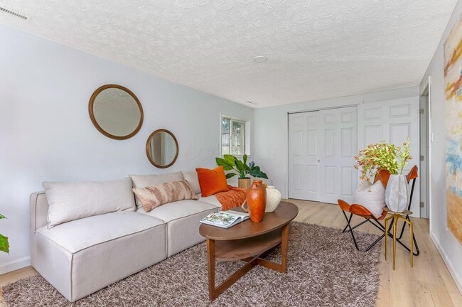 Building Photo - 3747 Christie Rd W