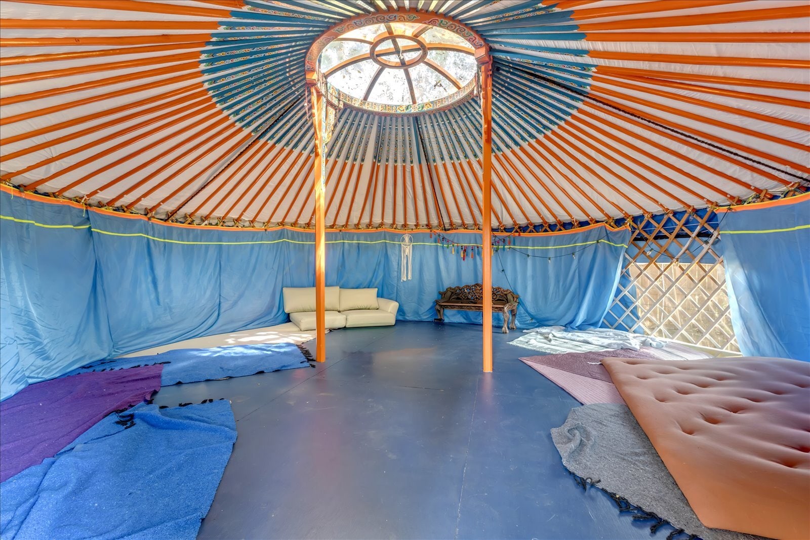 yurt interior - 13253 Magnolia Blvd
