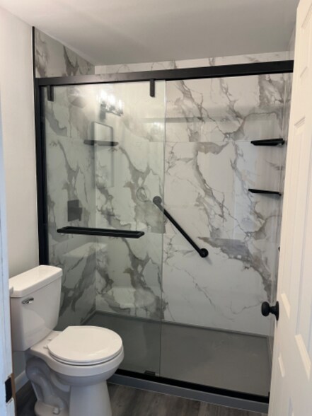 Building Photo - 337 St Lawrence Ave