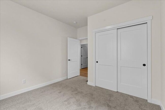 Building Photo - Newly Constructed Home with Spacious Layout
