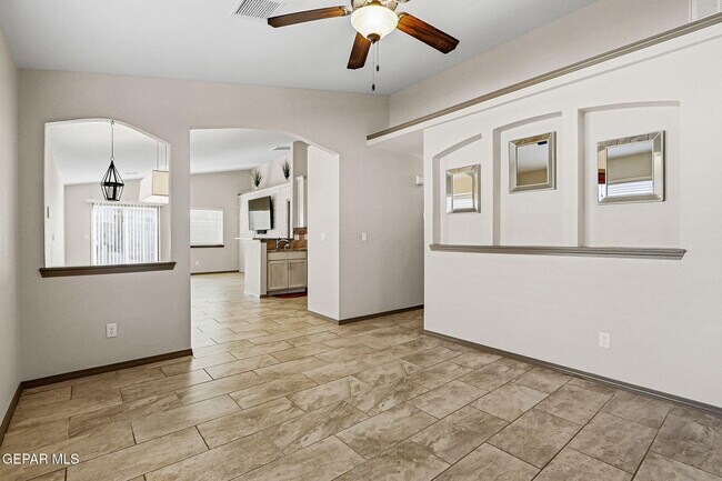 Building Photo - 12776 Tre Maximiliano Ave