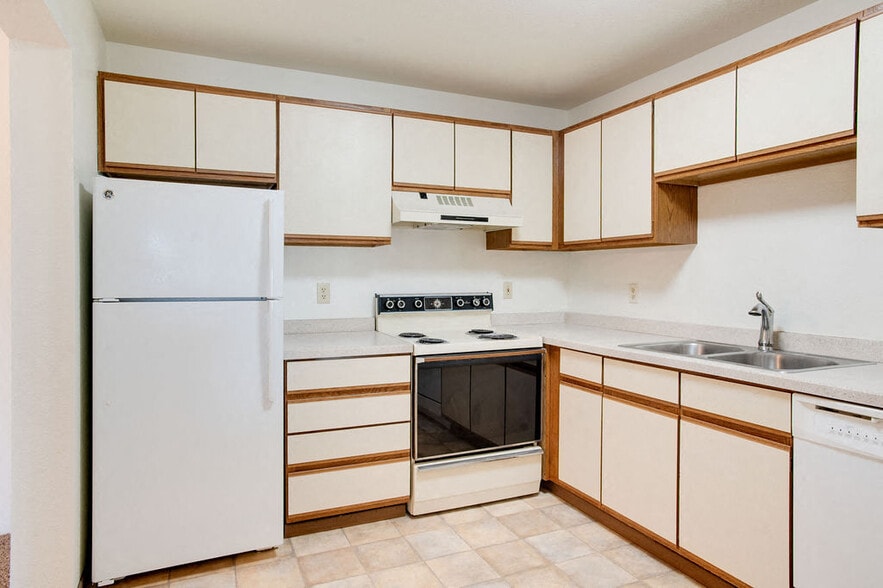 Primary Photo - Ridgewood Apartments
