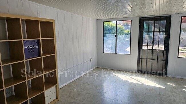 Building Photo - 771 Quartz Ln
