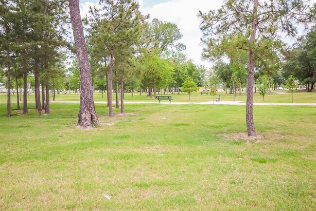 Building Photo - 9411 Spindlewood Dr