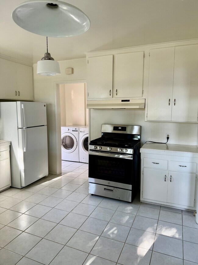 new range - 2401 Oak St