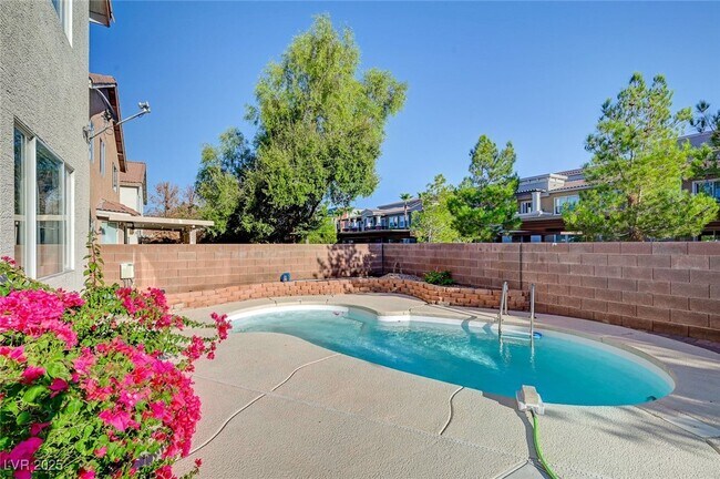 Building Photo - 9893 Canyon Peak Dr