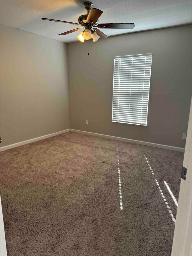 Building Photo - 3925 SW Laffite St