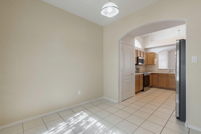 Building Photo - 7351 Sidewinder Dr NE