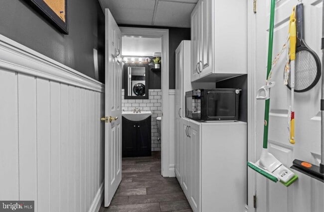 Building Photo - 809 Millwood Rd