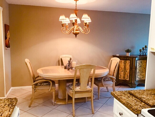 Building Photo - 4008 Cornwall A