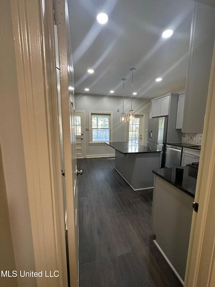 Building Photo - 3564 Cowan Pl