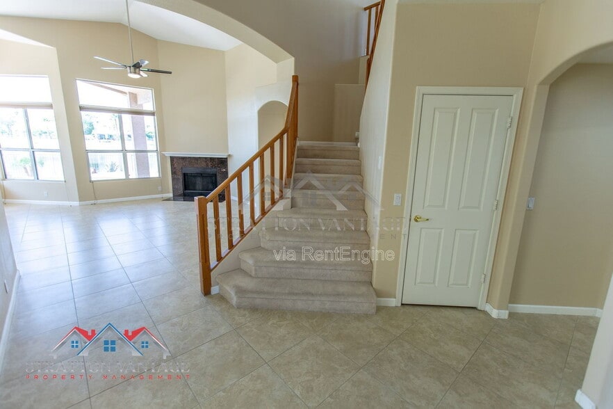Building Photo - 6152 W Irma Ln