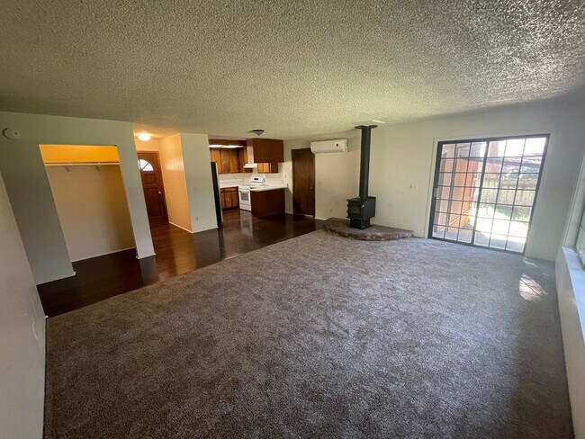 Building Photo - Live Amongst the Pines in Magalia