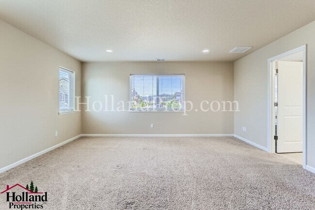 Building Photo - Beautiful, Light-Filled 4-Bedroom Home with a Charming Backyard NEW PRICE $3,295 and REDUCED SECU...