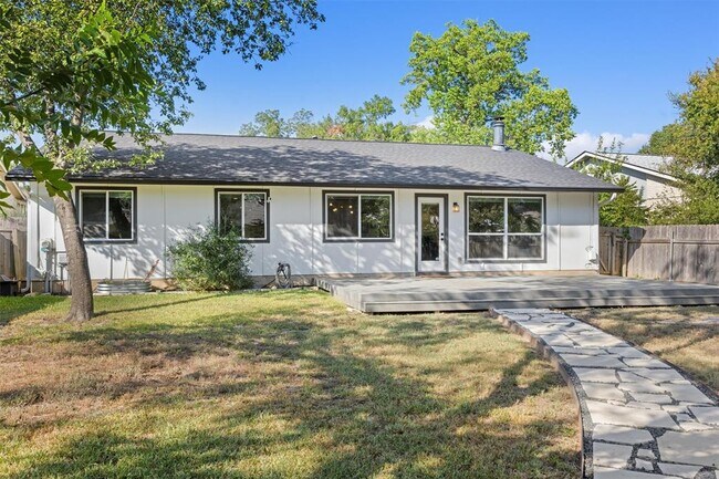Building Photo - 7718 Croftwood Dr