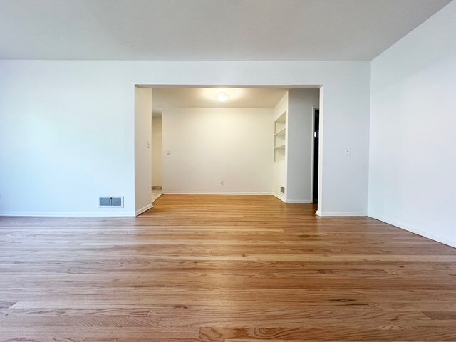 Building Photo - 5115-5115 NE 33rd Ave